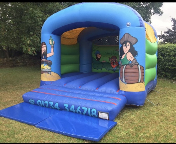 pirate bouncy castle2